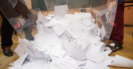 PiS chce rewolucji w administracji wyborczej? "Planuje powołać 'korpus' urzędników"
