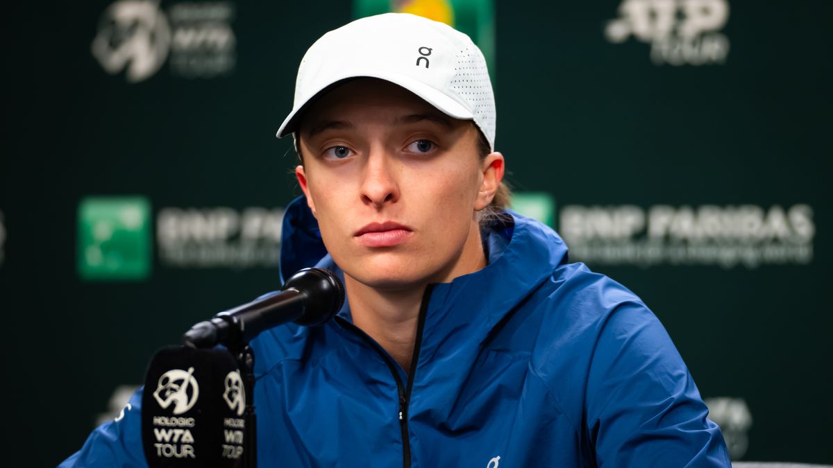INDIAN WELLS, CALIFORNIA - MARCH 10: Iga Swiatek of Poland talks to the media after defeating Linda Noskova of the Czech Republic in the third round on Day 8 of the BNP Paribas Open at Indian Wells Tennis Garden on March 10, 2024 in Indian Wells, California (Photo by Robert Prange/Getty Images)
