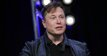Implanty Neuralink. Firma Elona Muska twierdzi, że ma zgodę na testy na ludziach