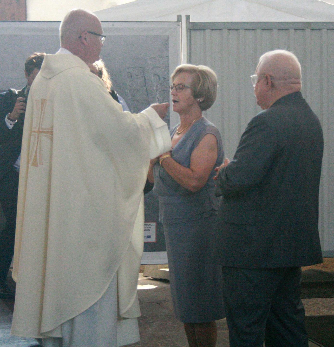Danuta Wałęsa i Lech Wałęsa na ślubie córki