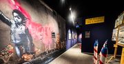 Warszawa: Wystawa Banksy'ego została przedłużona. Cieszy się ogromną popularnością