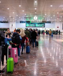 Miało być łatwiej. Paszport covidowy paraliżuje lotniska