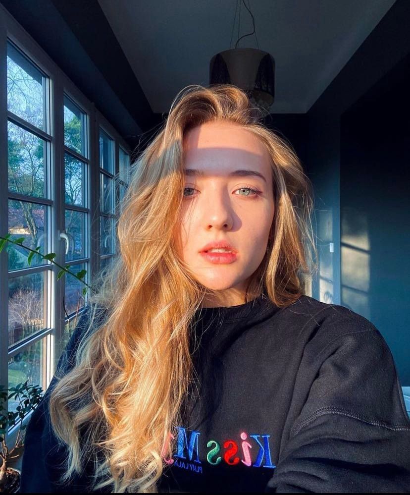 Grażyna Szapołowska pokazała się z wnuczką na Instagramie. Internauci nie kryją zachwytu: "Piękno w genach"