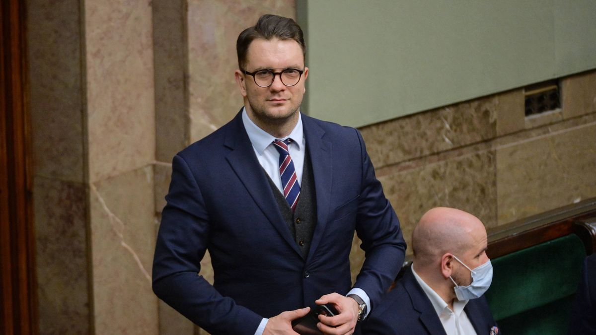 �ukasz Mejza
Warszawa, 09.02.2022. Pose� niezrzeszony �ukasz Mejza (L) na sali obrad Sejmu w Warszawie, 9 bm. W drugim dniu posiedzenia Sejm m.in. przeprowadzi pierwsze czytanie obywatelskiego projektu nowelizacji ustawy Karta Nauczyciela. (obm/ibor) PAP/Marcin Obara
Marcin Obara
drugi dzie�, karta nauczyciela, nowelizacja, obrady, obywatelski, polityk polityka, posiedzenie, projekt, sejm, sejmu, ustawa, ustawy