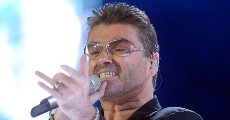 George Michael był uzależniony od PIGUŁKI GWAŁTU. Kochanek przemycał mu narkotyk w butelce po szamponie