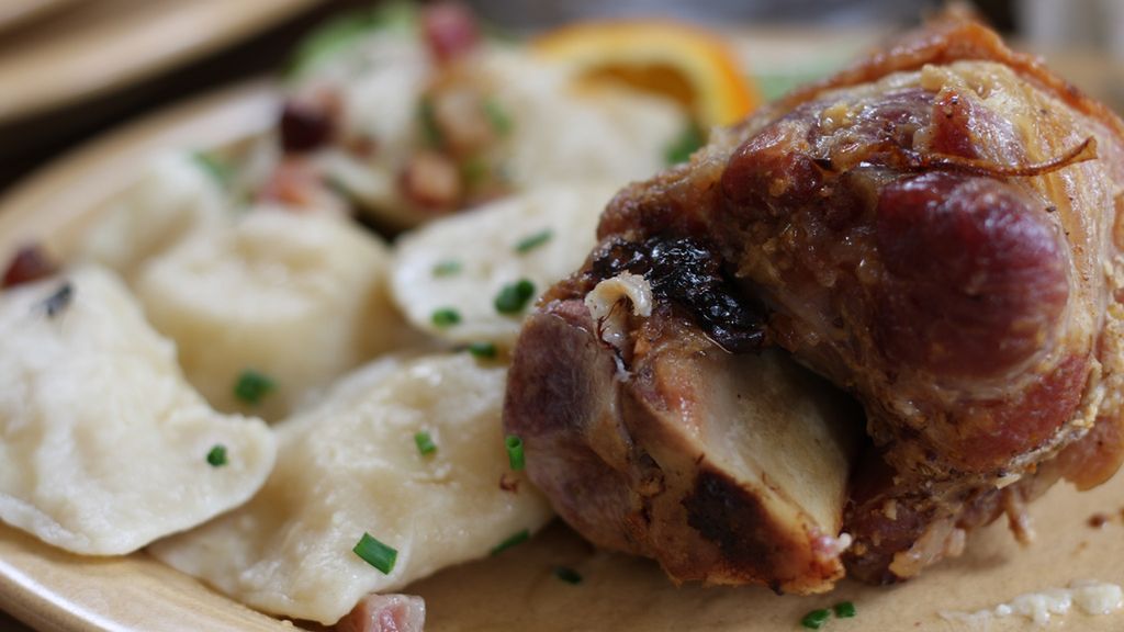 Grillowana golonka wołowa (mięso i tłuszcz, III klasa mięsa)