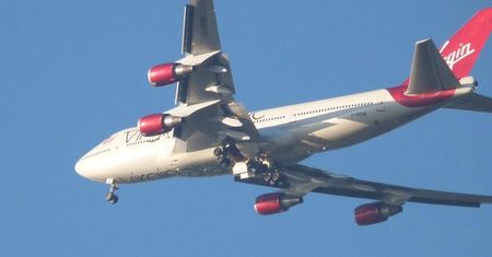 Awaryjne lądowanie w Londynie. Pilot miał problemy z podwoziem