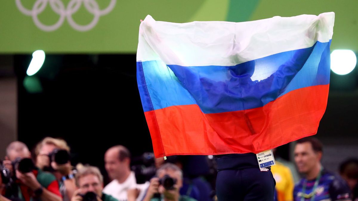 Zdjęcie okładkowe artykułu: Getty Images / Photo by Ryan Pierse/Getty Images / Na zdjęciu: flaga Federacji Rosyjskiej