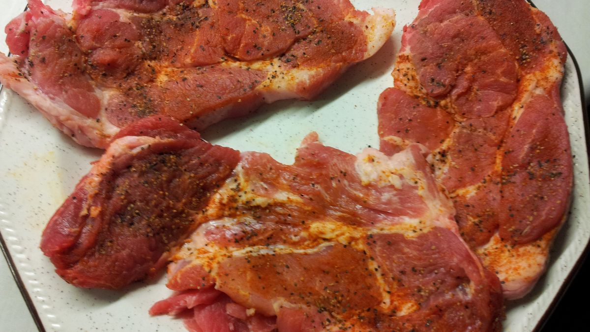 Surowa karkówka wołowa (mięso i tłuszcz, II klasa mięsa)