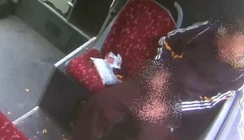 Ohydny wybryk w autobusie. Został nagrany. Już go mają