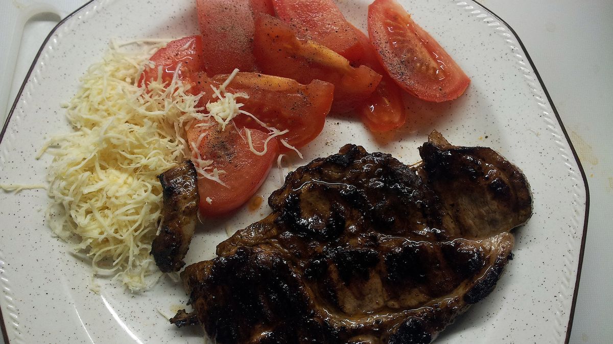 Grillowana karkówka wołowa (mięso i tłuszcz, II klasa mięsa)