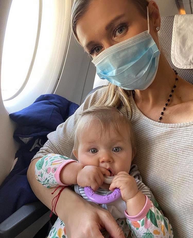 Joanna Krupa chwali się ubrudzonym kupą sweterkiem