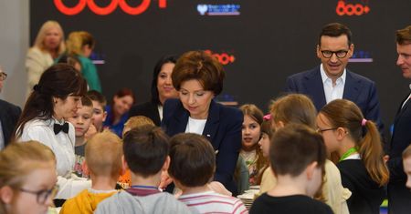 Ruszył festiwal obietnic wyborczych. PiS już pracuje nad poluzowaniem budżetu na 2024 rok