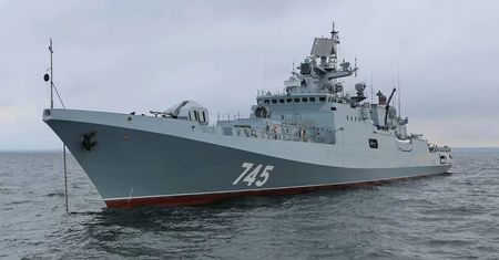 Strzały na kanale La Manche. Rosyjska fregata wystraszyła emerytów