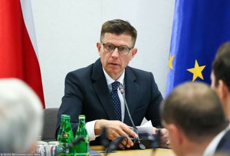 Kontrowersyjne zakupy posłów do biur. Petru: "Trzeba to oddzielać"