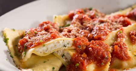 Ravioli - włoskie pierożki, musisz ich spróbować!