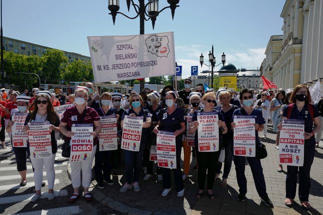 Protest pielęgniarek i pracowników ochrony zdrowia