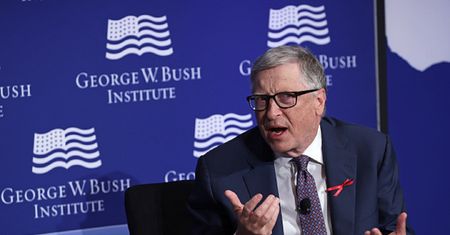 Bill Gates miał romans z Rosjanką. Był za to szantażowany