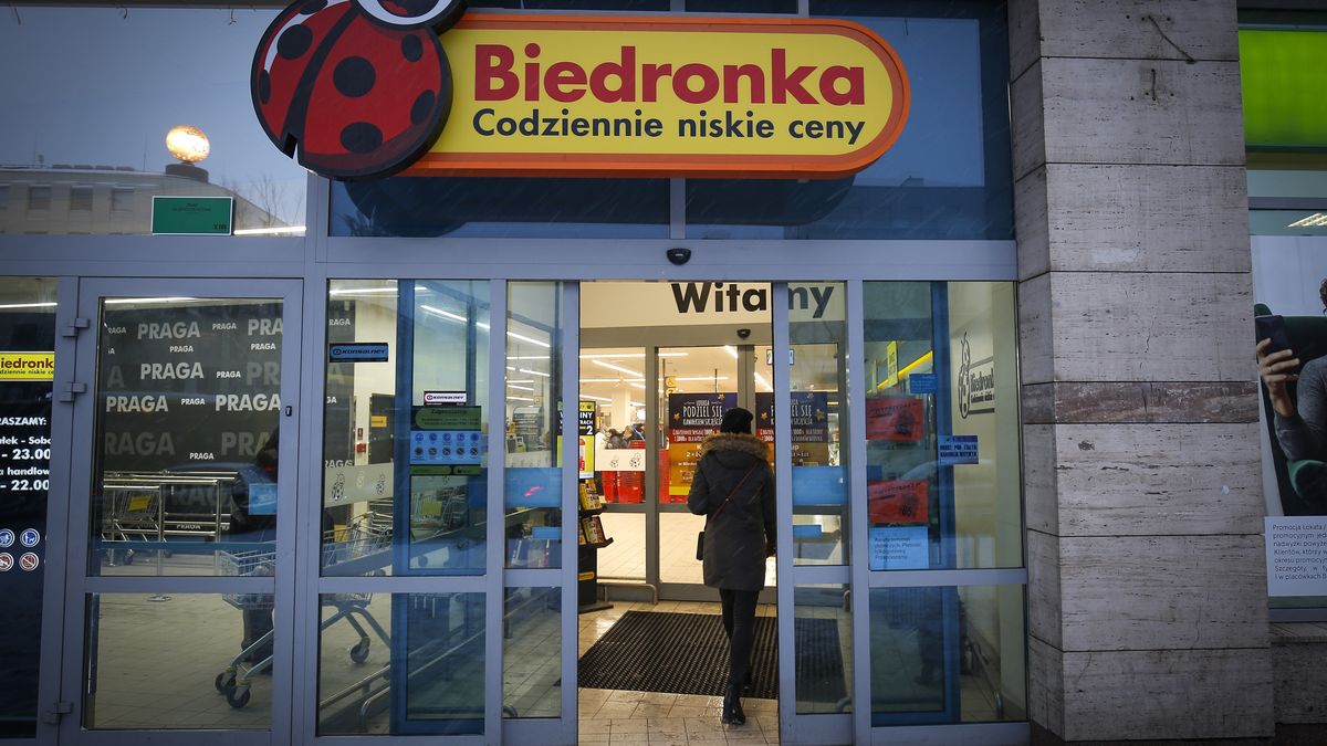 Czego lepiej nie kupować w Biedronce? Eksperci radzą