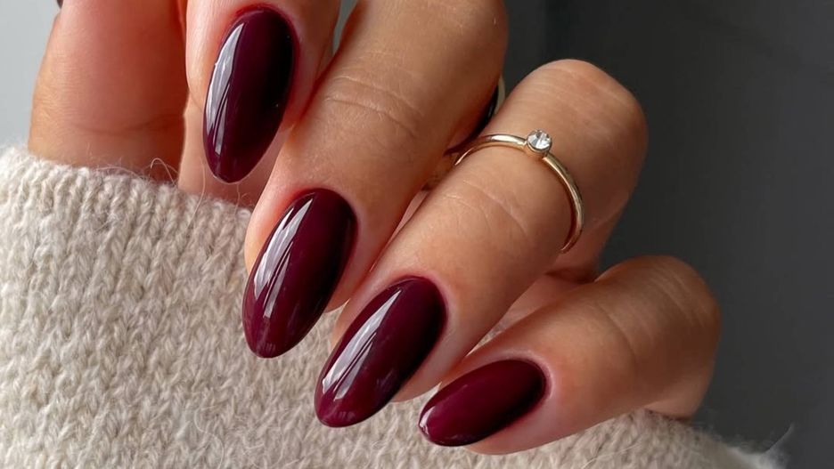 Jaki manicure będzie modny w grudniu 2025? 