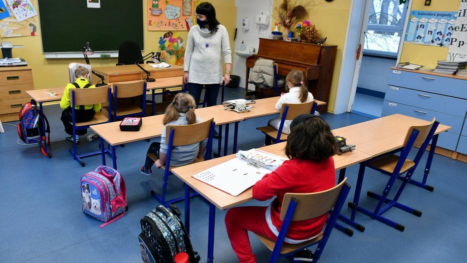 Po wyborach trzeba będzie odwołać lekcje w szkołach? Wiceminister edukacji wyjaśnia