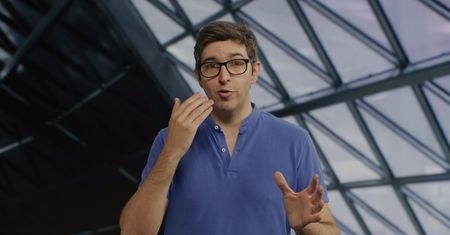 Nagrywasz wideo i czytasz z kartki? Możesz oszukiwać i nikt o tym się nie dowie