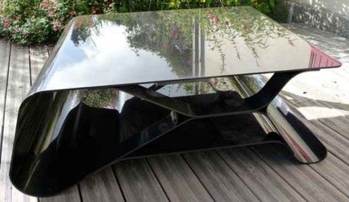 Carbon Fiber Coffee Table - brzydki i drogi stolik do Twojego salonu 2