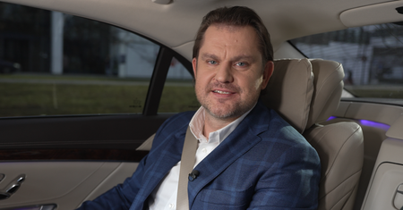 Sprzedaje setki aut miesięcznie. Zdradza, na czym zarabia dealer
