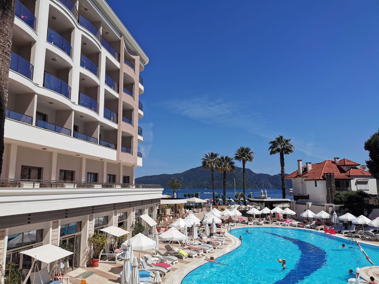 Wakacje 2023. Bezpieczeństwo w kurortach. MSZ ostrzega. Oto lista