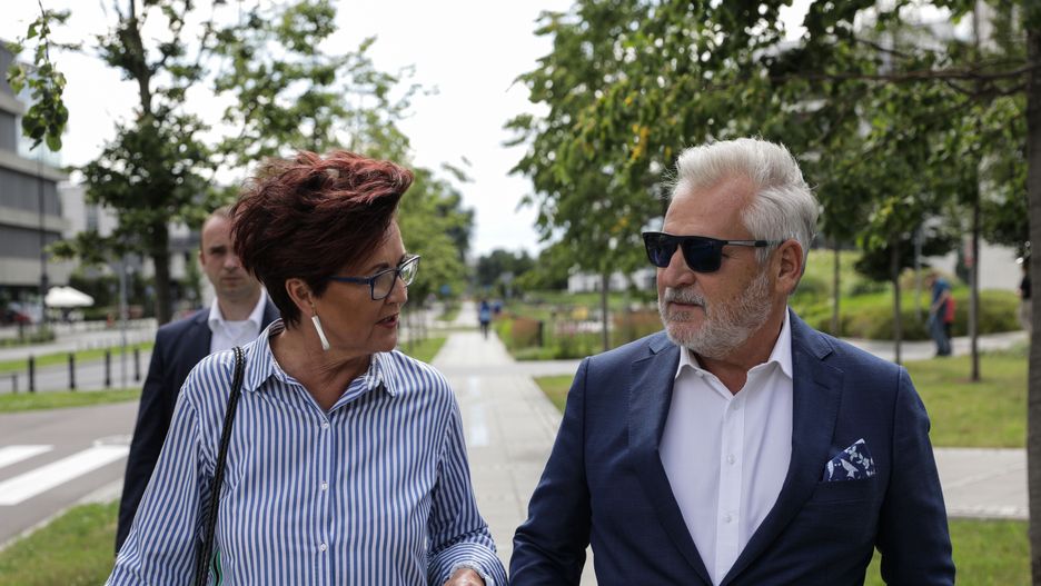 Warszawa,12.07.2020. Aleksander i Jolanta Kwasniewcy glosuja w drugiej turze wyborow prezydenckich. N/z  Jolanta Kwasniewska, Aleksander Kwasniewski.