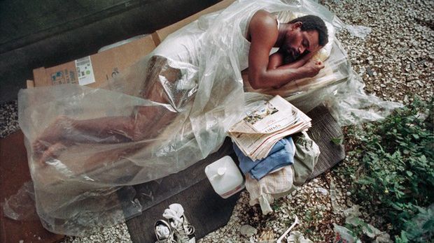 Prawie 30 lat temu zrobił zdjęcie bezdomnemu. Spotkał go i emocje wzięły górę 1