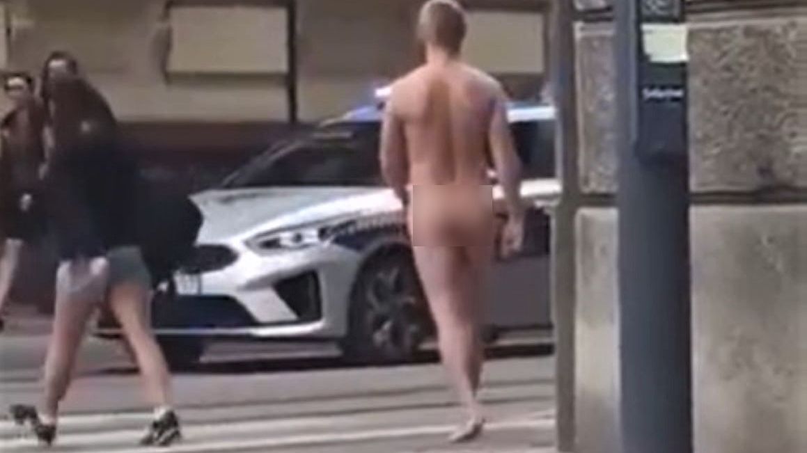 Nagi mężczyzna przechadzał się po ulicach Łodzi 