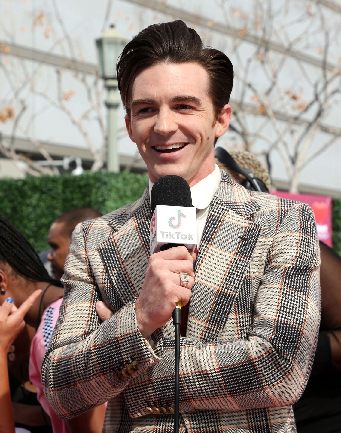 Drake Bell odpowiada byłej dziewczynie, która oskarżyła go o znęcanie się