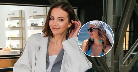 Anna Wendzikowska podbija greckie plaże. Ubrała turkusowe bikini i modną chustę