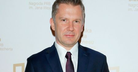 Rozwiódł się z żoną. Nie każdy wie, z kim się teraz spotyka