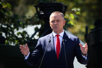 Nawrocki podpisał trzy ustawy. Do jednej ma zastrzeżenia