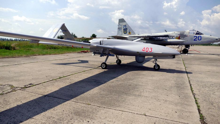 ?wiczenia  Sea Breeze 2021 na Morzu CzarnymMYKOLAIV, UKRAINE - JUNE 30, 2021 - A Bayraktar TB2 UCAV is pictured at the Kulbakyne aerodrome during the Exercise Sea Breeze 2021, Mykolaiv, southern Ukraine.Yulii Zozulia