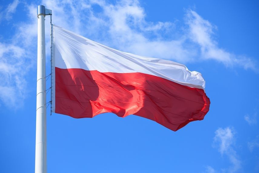 Dzień Flagi RP: Jak i kiedy wieszać flagę? Co symbolizuje? Kiedy powstała?