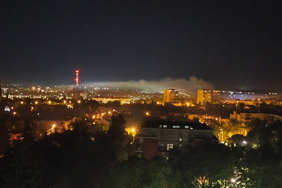 Nocny pożar na terenie dawnego LKJ przy ul. Krochmalnej
