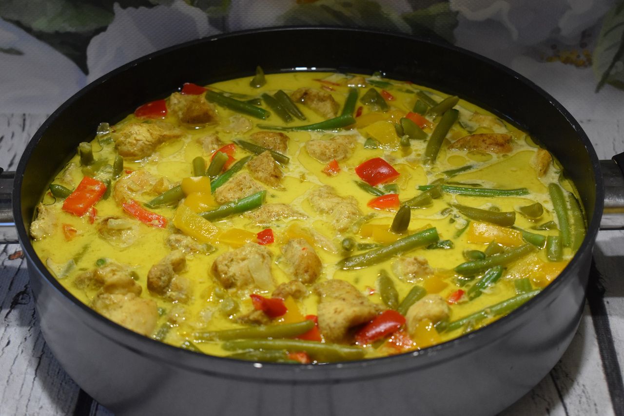 Kurczak w curry. Smaczny i prosty obiad na szybko