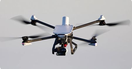 Dron dla policji w USA. Korzysta ze Starlinka