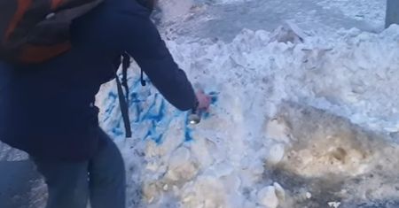 Rosjanie i sposób na szybkie odśnieżanie. To nazwisko pojawiało się na śniegu