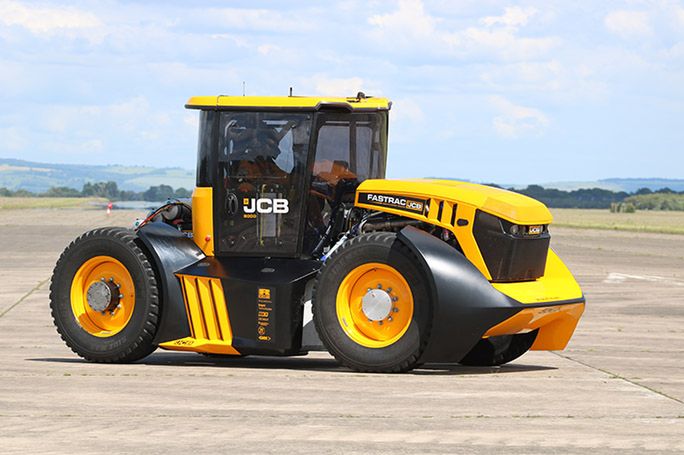 JCB Fastrac Two najszybszym traktorem na świecie. Rozpędził się do 247,5 km/h.