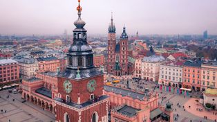 Kraków: W Parku Jerzmanowskich naprawiają kładkę nad potokiem Drwinka. "Prosimy o ostrożność"