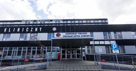 Warszawa. System medyczny w szpitalu na Banacha pracuje stabilnie