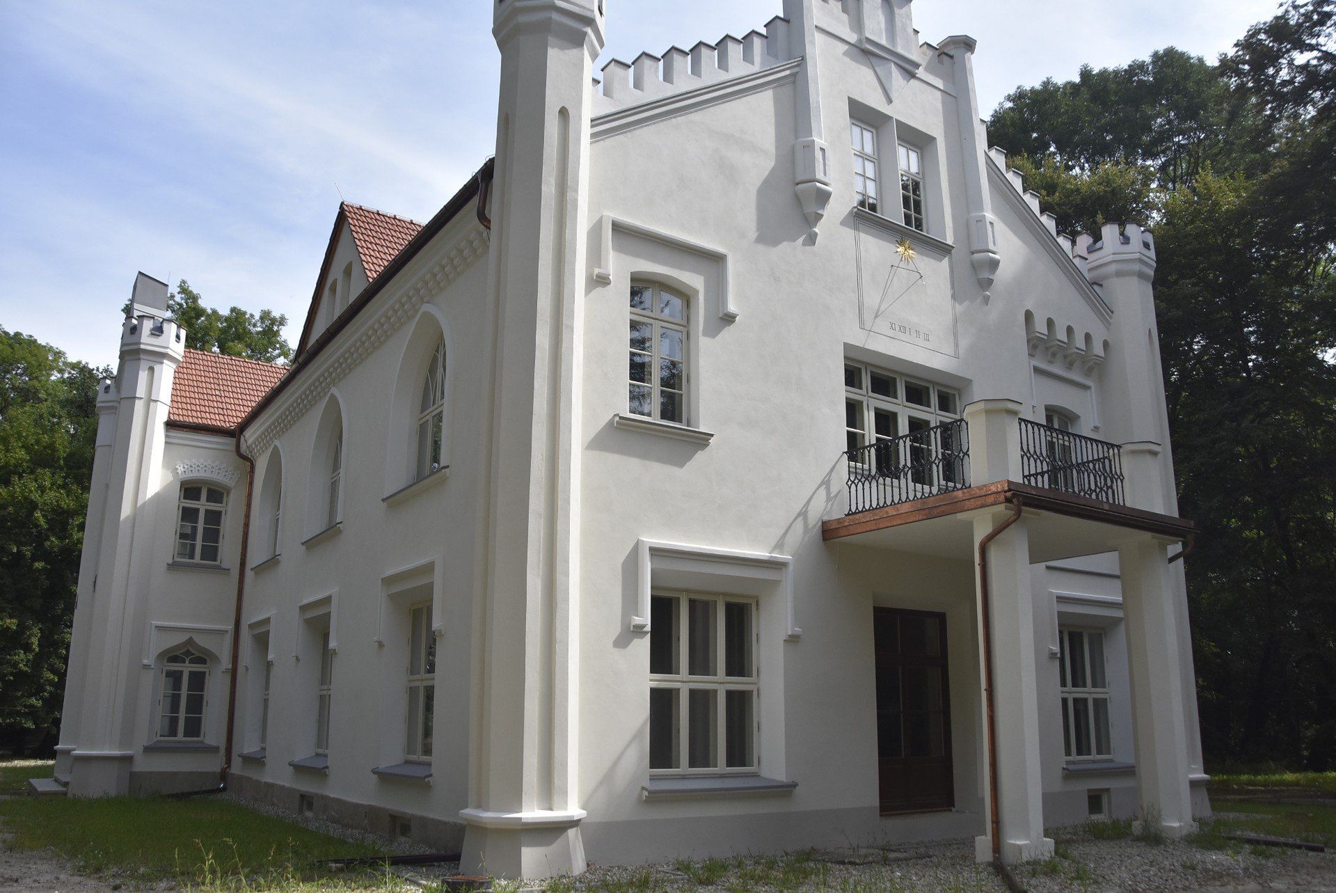 Policja zatrzymała sprawcę kradzieży rynien z Pałacu Dąmbskich w Wojniczu.