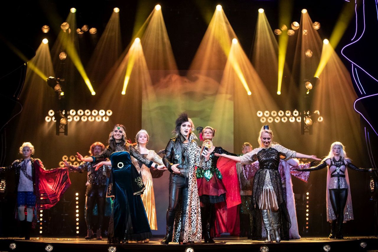 "Bitwa o tron", reż. Jacek Mikołajczyk / Teatr Syrena w Warszawie / Fot. Michał Heller