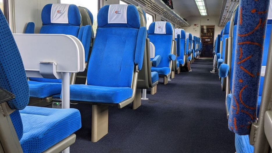 wnętrze pociągu PKP