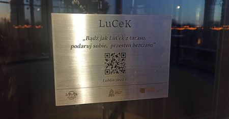 Koziołek LuCeK z błędem w opisie figurki. „Zleciliśmy wykonanie nowej tabliczki”