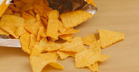 Popularne chipsy mogą wywołać reakcję alergiczną. GIS ostrzega